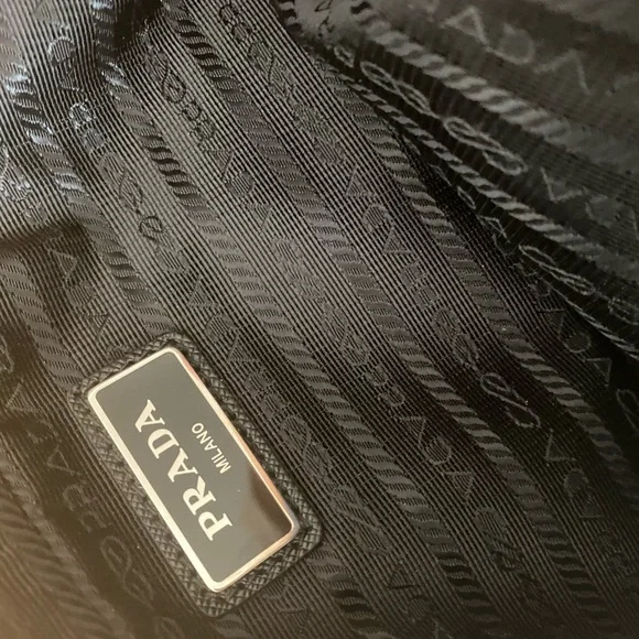 Prada Re-Nylon Belt Bag Black - Never Worn, Pristine Condition - Picture 2 of 4